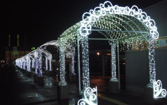 函館駅前広場光のアーチ