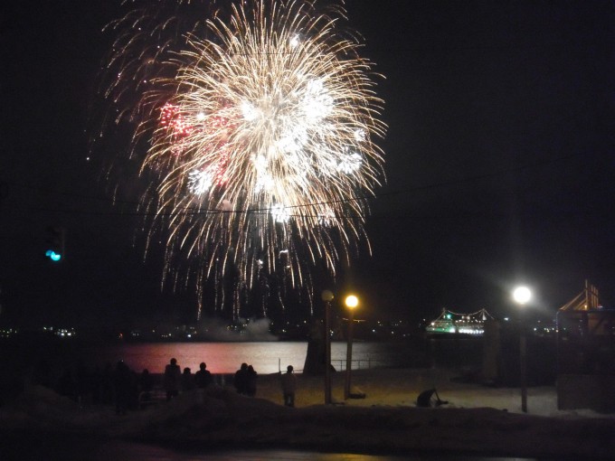 函館海上冬花火2016